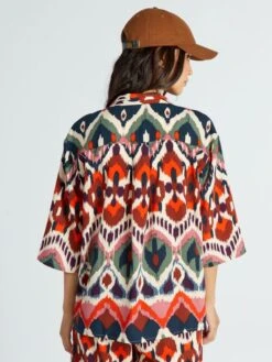 Blusa Ancha Con Estampado Ikat 'JDY' - NEGRO -TrendyModa Ventas blusa ancha con estampado ikat jdy negro atz46 1 frb3