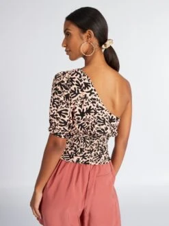 Blusa Asimétrica De Manga Corta - FLO BL -TrendyModa Ventas blusa asimetrica de manga corta flo bl avj69 2 frb4