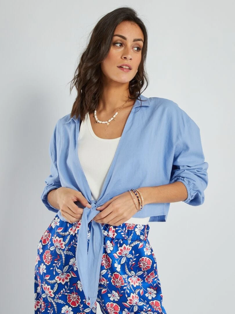 Blusa Cropped Con Cuello De Pico - BELAIR_BLU 6 Blusa Cropped Con Cuello De Pico - BELAIR_BLU - Imagen 4