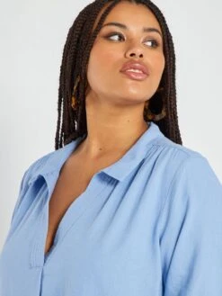 Blusa De Lino Con Cuello De Pico - BELAIR_BLU -TrendyModa Ventas blusa de lino con cuello de pico belairblu zr442 1 frb5