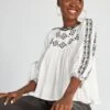 Blusa De Manga Abombada Con Bordado Negro - AS CRUDO 1 Blusa De Manga Abombada Con Bordado Negro - AS CRUDO -TrendyModa Ventas blusa de manga abombada con bordado negro as crudo axn28 1 frb1