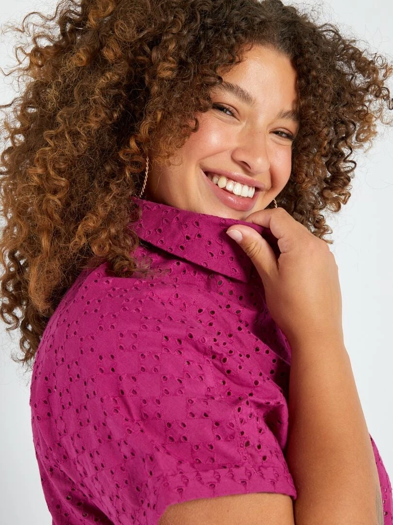 Blusa De Manga Corta Con Bordado Inglés - Fucsia 7 Blusa De Manga Corta Con Bordado Inglés - Fucsia - Imagen 5