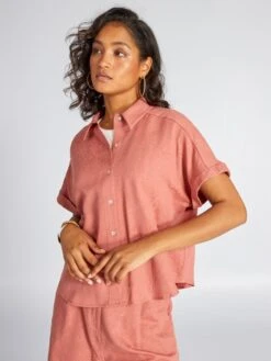 Blusa De Manga Corta De Raso - ROSA -TrendyModa Ventas blusa de manga corta de raso rosa avj71 1 frb4