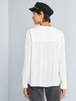 Blusa De Punto De Crepé Con Ribetes Calados - COCO_MI -TrendyModa Ventas blusa de punto de crepe con ribetes calados cocomi ahz91 1 frb4