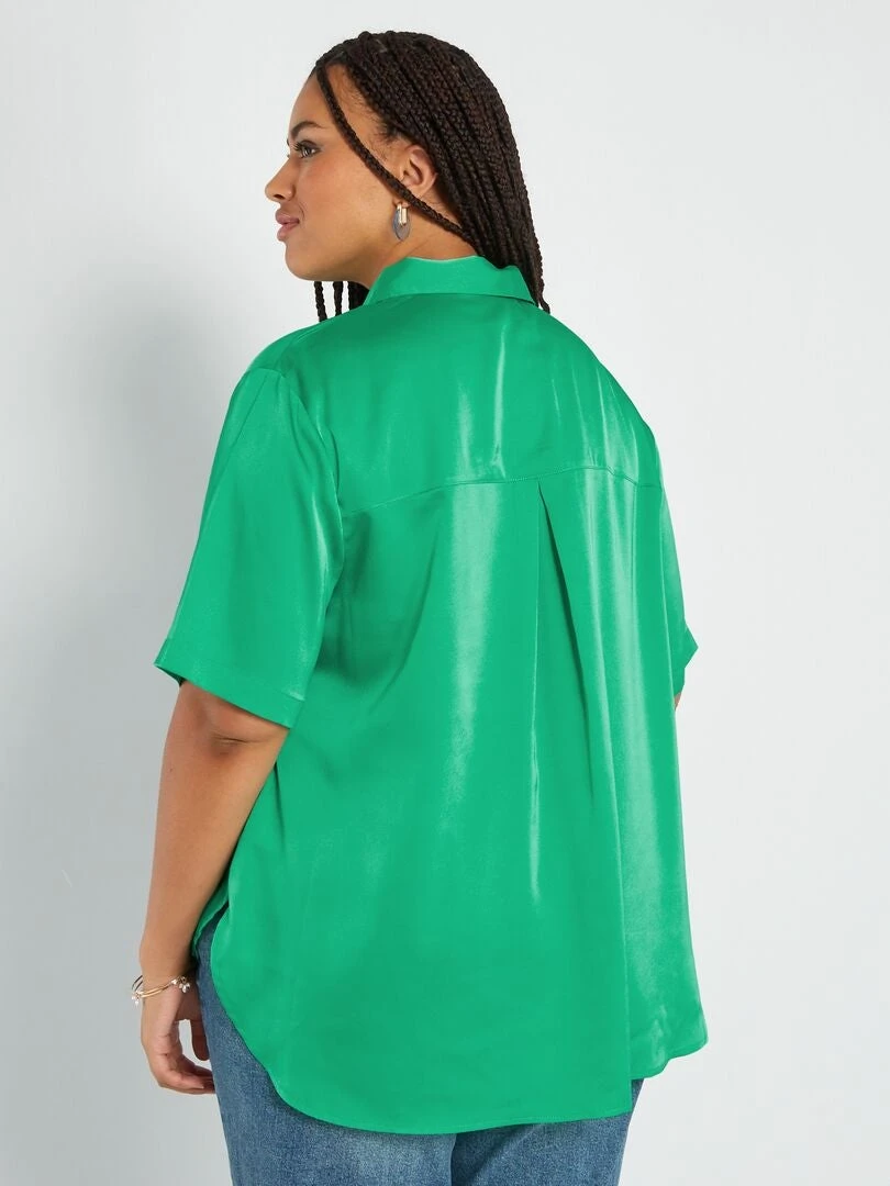 Blusa Satinada Con Cuello Italiano - Verde 6 Blusa Satinada Con Cuello Italiano - Verde - Imagen 4