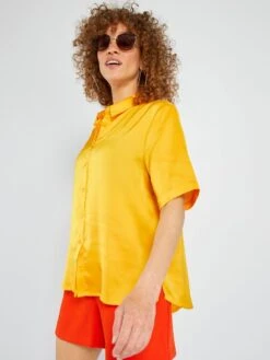 Blusa Satinada De Manga Corta - AMARILLO -TrendyModa Ventas blusa satinada de manga corta amarillo aej47 3 frb3