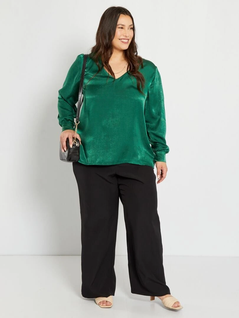 Blusa Satinada Escote De Pico - VERDE 4 Blusa Satinada Escote De Pico - VERDE - Imagen 2