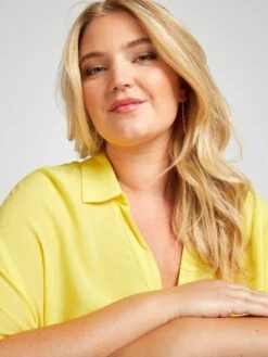 Blusa Vaporosa Con Cuello De Pico - Amarillo -TrendyModa Ventas blusa vaporosa con cuello de pico amarillo ajl22 1 frb6