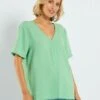 Blusa Vaporosa Con Escote De Pico 'JDY' - VERDE -TrendyModa Ventas blusa vaporosa con escote de pico jdy verde ain27 2 frb1