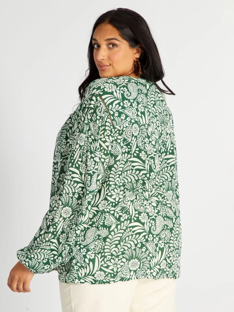 Blusa Vaporosa Con Escote De Pico - VERDEBISIM 5 Blusa Vaporosa Con Escote De Pico - VERDEBISIM - Imagen 3