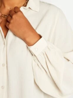 Camisa Con Escote De Pico 'Only Carmakoma' - Beige -TrendyModa Ventas camisa con escote de pico only carmakoma beige amw84 1 frb2