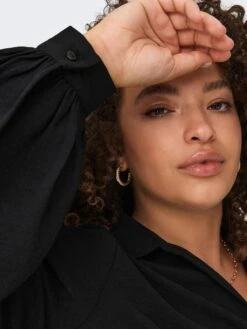 Camisa Con Escote De Pico 'Only Carmakoma' - Negro -TrendyModa Ventas camisa con escote de pico only carmakoma negro amw84 2 frb4