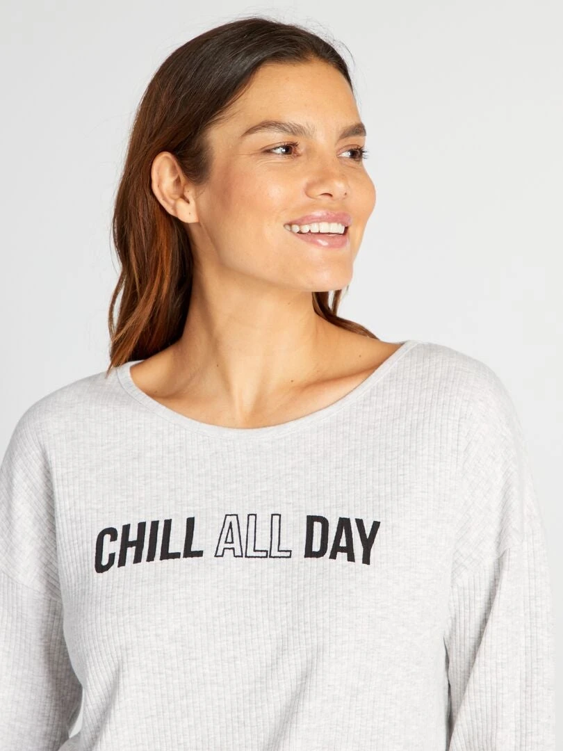 Conjunto De Pijama Con Camiseta + Pantalón - 2 Piezas - GRIS_ 6 Conjunto De Pijama Con Camiseta + Pantalón - 2 Piezas - GRIS_ - Imagen 4