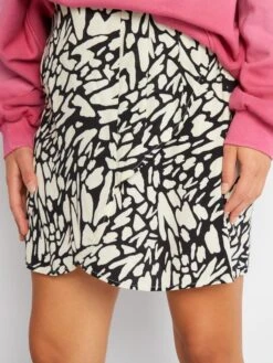 Falda Corta De Punto De Crepé - TAQUIMIL -TrendyModa Ventas falda corta de punto de crepe taquimil aje51 2 frb4