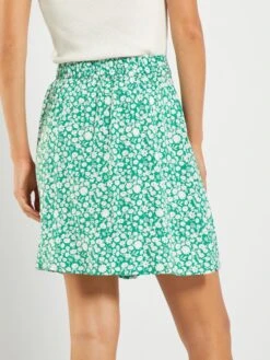 Falda Corta Vaporosa Con Estampado De Fantasía - VERDE -TrendyModa Ventas falda corta vaporosa con estampado de fantasia verde zm314 5 frb4