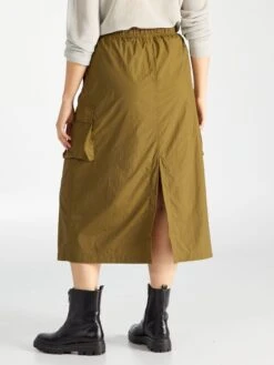 Falda Larga De Tela Parachute 'Only Carmakoma' - Verde Caqui -TrendyModa Ventas falda larga de tela parachute only carmakoma verde caqui aud35 2 frb3