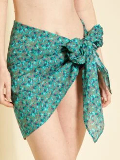 Pareo Corto Anudable Con Estampado De Flores - VERDE -TrendyModa Ventas pareo corto anudable con estampado de flores verde zs127 2 frb3