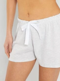 Pijama Corto Con Estampado - 2 Piezas - Blanco/gris 8 Pijama Corto Con Estampado - 2 Piezas - Blanco/gris -TrendyModa Ventas pijama corto con estampado 2 piezas blancogris acp21 1 frb3