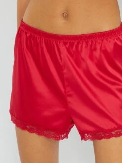 Short De Raso Con Encaje - Rojo