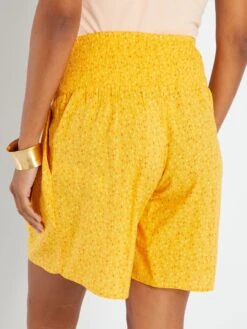 Short Premamá Vaporoso Con Cintura Fruncida - AMARILLO -TrendyModa Ventas short premama vaporoso con cintura fruncida amarillo zt420 1 frb4