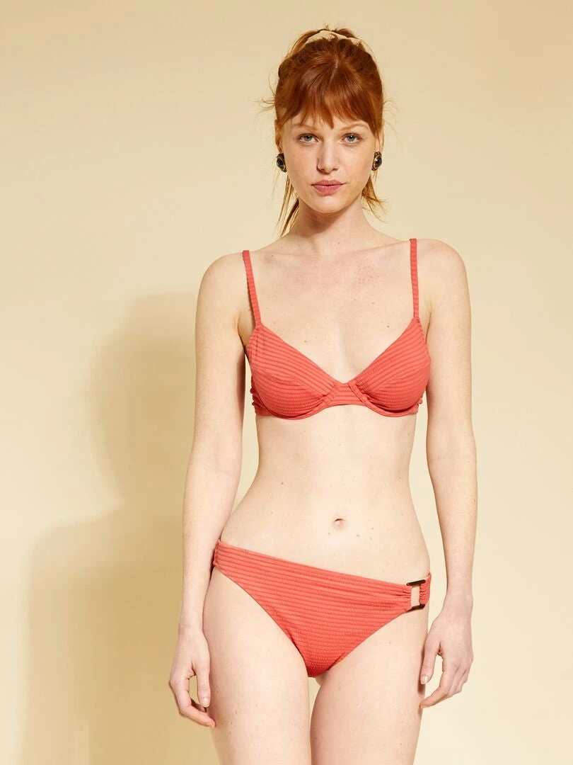 Sujetador De Bikini De Microfibra Con Textura - Rojo Frambuesa 4 Sujetador De Bikini De Microfibra Con Textura - Rojo Frambuesa - Imagen 2