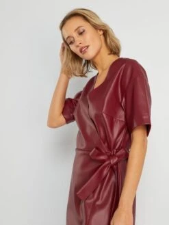 Vestido Corto Con Cinturón Anudable - Rojo Burdeos -TrendyModa Ventas vestido corto con cinturon anudable rojo burdeos zi680 2 frb4