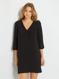 Vestido Corto Con Cuello De Pico - Negro