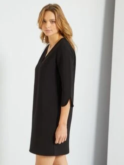 Vestido Corto Con Cuello De Pico - Negro -TrendyModa Ventas vestido corto con cuello de pico negro zg179 1 frb5