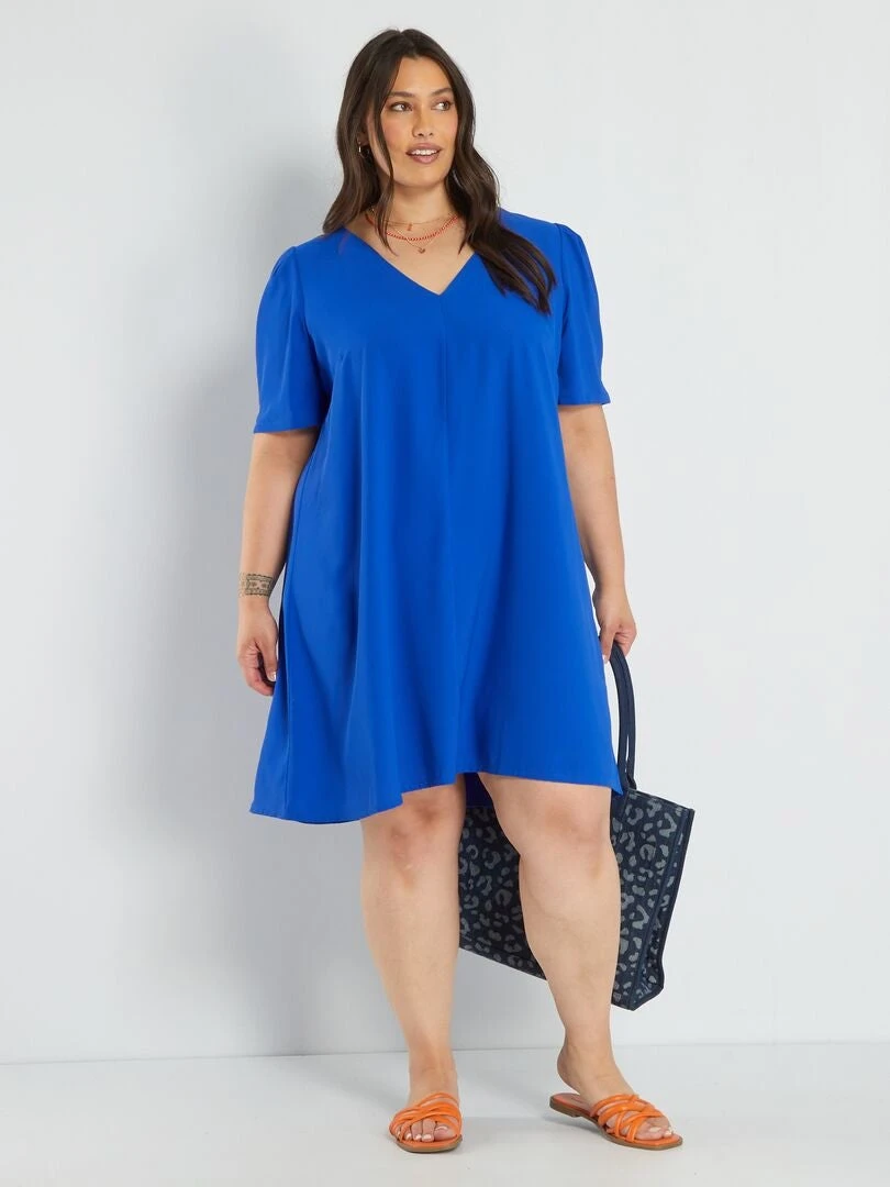 Vestido Corto Con Escote De Pico - BLUEASITIS 3 Vestido Corto Con Escote De Pico - BLUEASITIS