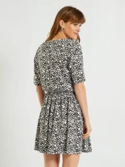 Vestido Corto Con Estampado De Fantasía - NEGRO -TrendyModa Ventas vestido corto con estampado de fantasia negro zk715 1 frb3