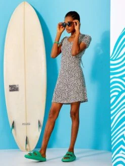 Vestido Corto De Flores - Negro -TrendyModa Ventas vestido corto de flores negro arn26 2 frb2