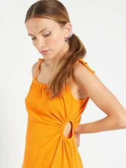 Vestido De Punto Gofrado - ORANG VERM -TrendyModa Ventas vestido de punto gofrado orang verm aum22 2 frb3