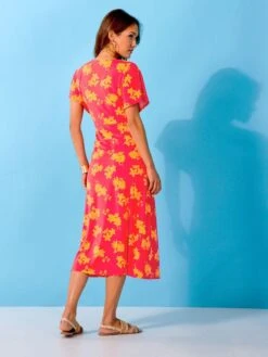 Vestido Midi Cuello De Pico Motivos - ROSA 8 Vestido Midi Cuello De Pico Motivos - ROSA -TrendyModa Ventas vestido midi cuello de pico motivos rosa zs955 1 frb3