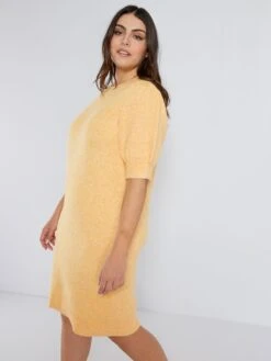 Vestido Tipo Jersey Corto 'Vero Moda Curve' - AMARILLO -TrendyModa Ventas vestido tipo jersey corto vero moda curve amarillo amd78 1 frb4